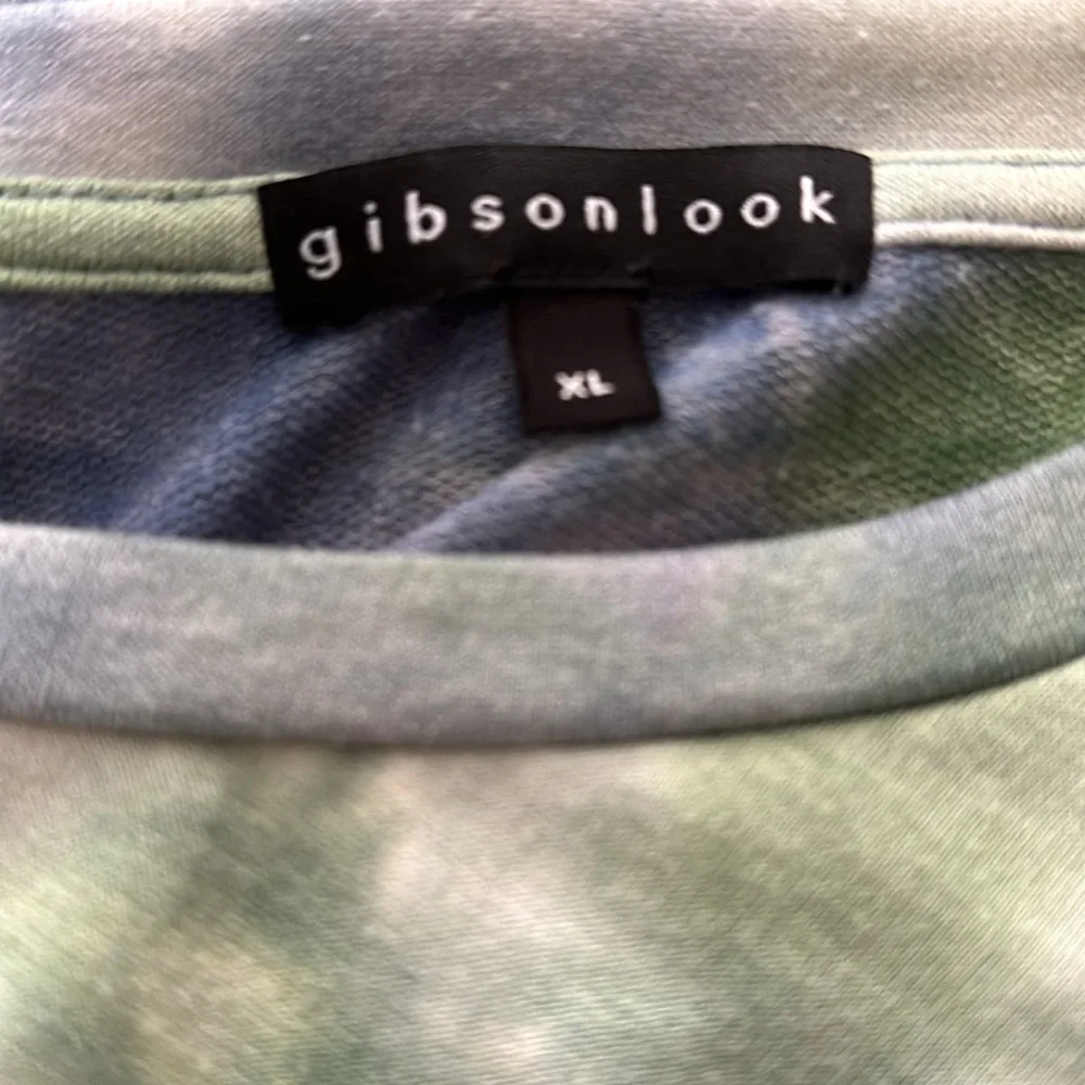 GIBSONLOOK Lightweight Tie-Dyed Sweatshirt - Picture 4 of 5